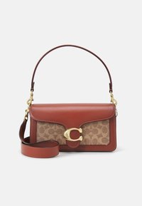 SIGNATURE TABBY SHOULDER BAG - Keresztpántos táska - tan rust