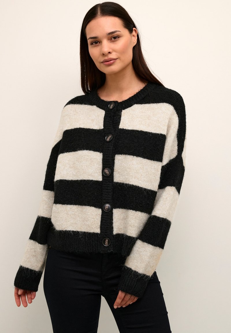 Svart och gräddfärgad randig cardigan med strukturstickning, med rund halsringning, långa ärmar och stora knappar fram.