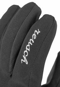 Zwarte handschoenen van zacht stof hebben een ontwerp met drie vingers en een geborduurd logo. Glad van structuur met versterkte stiksels.