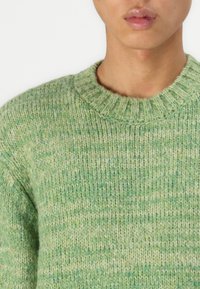 Jack & Jones JORWINTER SPACE - Pullover - lima bean green