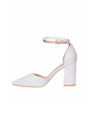 Scarpa da donna bianca con tacco alto, punta affilata, tacco a blocco e cinturino alla caviglia con fibbia argento.