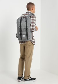 Herschel LITTLE AMERICA - Rugzak - raven/black