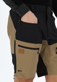 Swedemount LOFOTEN - Korte broeken - black khaki