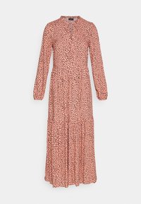 Růžové šaty s dlouhým rukávem, černými tečkami, výstřihem do V se šňůrkami, řaseným pasem a vrstvenou sukní pro zvýraznění textury.