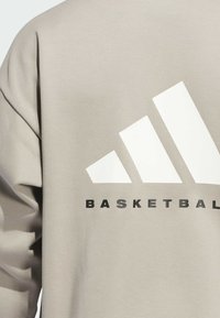 adidas Performance BASKETBALL FLEECE - Jersey con capucha - putty beige