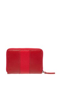 Portafoglio in pelle rossa con una texture liscia e a forma di ciottolo, dotato di tre slot per carte orizzontali e di un compartimento con zip.