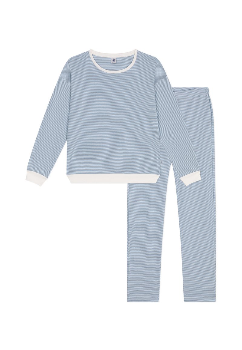 Lichtblauw gestreept lounge-set bestaande uit een lange mouw top met een witte halslijn en bijpassende slim-fit broek, gemaakt van zachte stof.