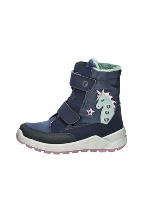 Botín de invierno azul marino con forro verde suave, dos tiras de Velcro, motivo de unicornio y acentos de corazón rosa en el lateral. Suela blanca y rosa.