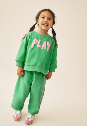 Next, REGULAR FIT - SWEATSHIRT AND BARREL LEG SET - Træningssæt - green play