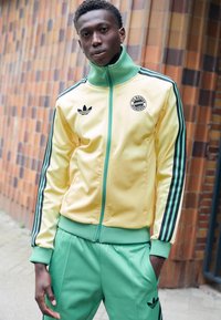 Fc Bayern Munich Adidas Beckenbauer Shorts Yellow Beckenbauer