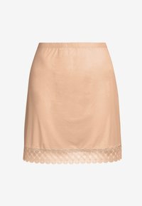 Beige sliprok van een gladde stof, voorzien van een geschulpte kantafwerking aan de onderkant voor extra detail. Elastische tailleband voor comfort.