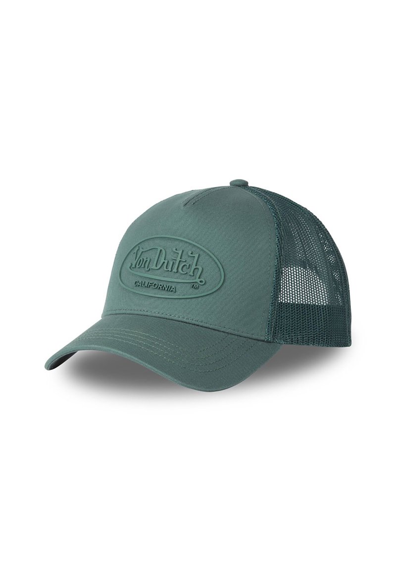 Gorra trucker verde azulado con visera curvada, paneles traseros de malla y logotipo en relieve "Von Dutch California" en la parte frontal.