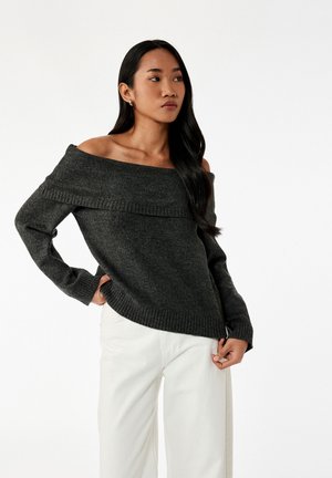 - Sweter