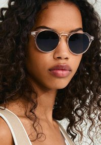 Pilgrim ALEJANDRA - Sunglasses - crystal