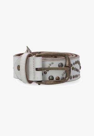 Weißer Ledergürtel mit einer antiken Messingschnalle. Verfügt über Metallnieten in verschiedenen Größen entlang des Gürtels. Strukturierte Oberfläche über das gesamte Material.
