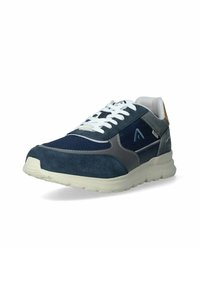Zapatillas de deporte de ante azul y malla con acentos grises, cordones blancos y suela de goma crema. Presenta un logo en el lateral y un collarín acolchado.