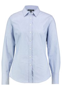 Jasnoniebieska koszula na guziki z długimi rękawami, kołnierzykiem i dopasowanym krojem. Wykonana z gładkiego materiału o subtelnej fakturze.