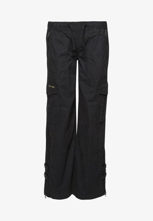 Zwarte cargobroek van lichtgewicht stof. Voorzien van elastische tailleband, meerdere zakken en ritsen aan de onderkant. Textuurafwerking.