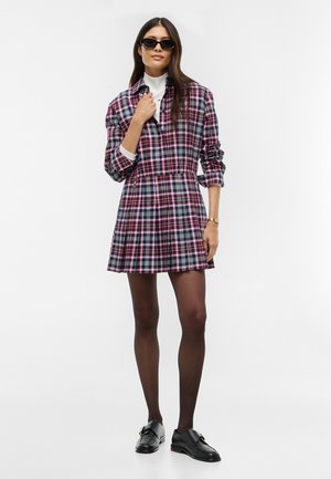 Tommy Jeans, MINI PLEATED DRESS - Φόρεμα πουκάμισο - blue denim