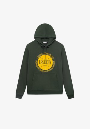 Bluza z kapturem w ciemnozielonym kolorze z mieszanki bawełny. Posiada żółty graficzny logo z przodu oraz kieszeń typu kangur. Sznurek w kapturze.