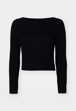 Fekete, hosszú ujjú, kötött pulóver bordás textúrával és széles nyakkivágással; körben levágott hosszúság, a hajtókán pedig diszkrét varrási részletek találhatók.