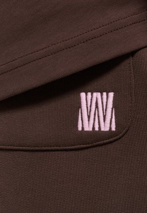 WRSTBHVR, WRSTBHVR PANTS ZAYN V4 SWEATPANTS - Παντελόνι φόρμας - chocolate brown