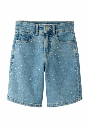 Short en denim bleu clair avec petits pois blancs, fermeture par boutons sur le devant, passants pour ceinture et poches avant.