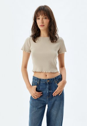 - T-shirt basic