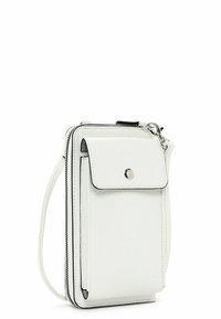 Biała skórzana torba na ramię z teksturowanym wykończeniem, z przednią kieszenią na zatrzask, bocznym zamkiem błyskawicznym i regulowanym paskiem.