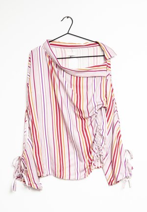 Gestreifte Bluse in verschiedenen Tönen von Rosa, Orange und Lila. Leichter Stoff mit einem drapierten Kragen und gerafften Ärmeln, die mit Bändern gebunden sind.