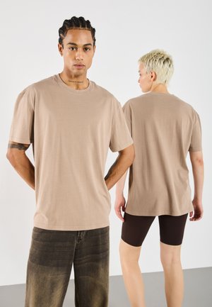 UNISEX BASIC GARMENT WASHED - Basic T-shirt - taupe