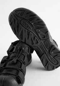 Next EDIT FISHER - Chodecké sandály - black