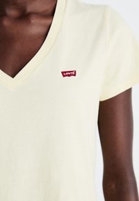 Levi's® PERFECT - Paprasti marškinėliai - anise flower