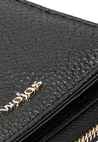 Wojas Peněženka - black