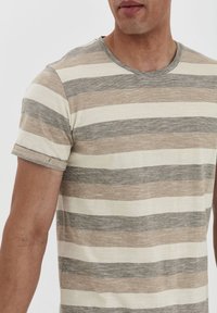 Solid SDTHICCO - T-shirts med print - dusty olive