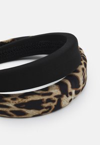 Pieces PCNIKOLA HAIRBAND 2 PACK - Håraccessoar - black/leo
