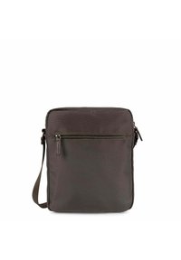 Sac messager en toile marron avec une surface texturée, doté d'une poche zippée à l'avant et d'une bandoulière réglable pour un transport facile.