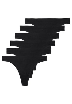 Schwarze Baumwollthong-Unterwäsche mit minimalistischem Design und dünnen elastischen Bändern. Weiche Textur, sieben Paare der Reihe nach angeordnet.