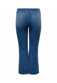 Denim capri hlače u tamnoplavoj boji s glatkom, blago izblijedjelom teksturom. Ravan kroj nogavica s šivanim detaljima duž struka.