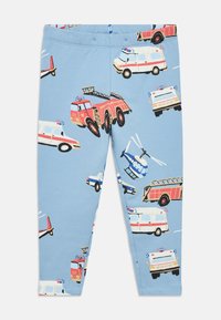 Μπλε κολάν με σχέδιο από οχήματα έκτακτης ανάγκης, όπως πυροσβεστικά οχήματα, ασθενοφόρα και ελικόπτερο, με πολύχρωμες λεπτομέρειες και διακοσμητικά στοιχεία.