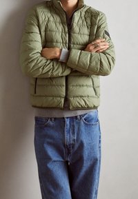 Marc O'Polo Overgangsjakke - olive