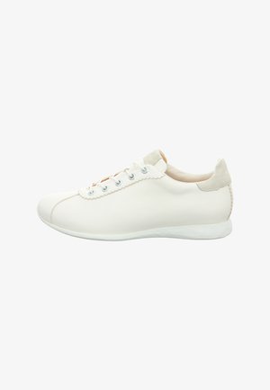 White low-top sneaker with beige suede heel tab, lace-up closure, and scalloped trim detail on the side.