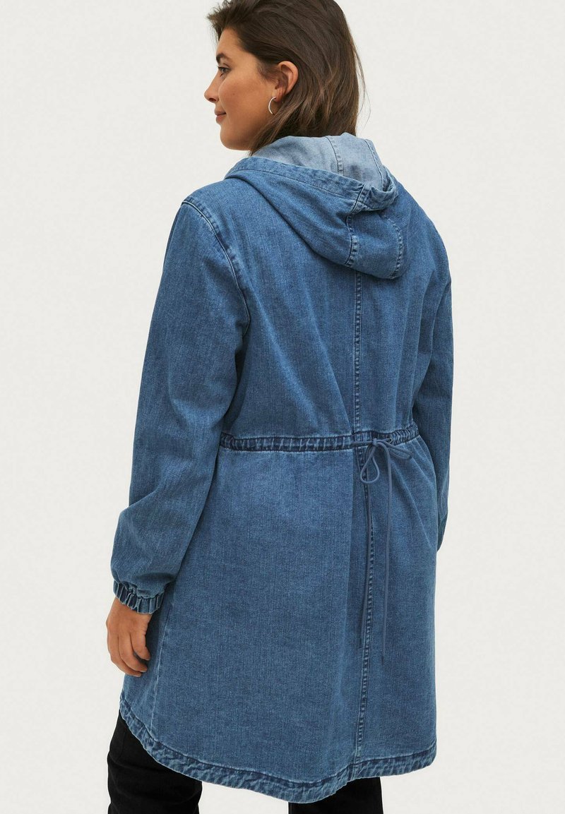 Damen Parkas | Ellos Plus collection ELLEN Parka jeansblau/blue denim - NL90274 Damen Parkas | Ellos Plus collection ELLEN Parka jeansblau/blue denim - NL90274