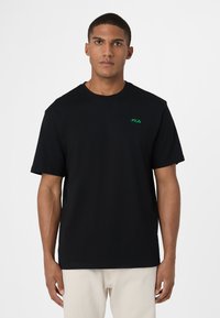Fila APPAREL NAVIGLI PIZZA GRAPHIC - Printtipaita - black