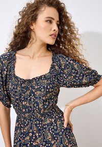 Apricot FLORAL PAISLEY MILKMAID - Maxikleid - navy