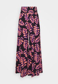 Sorte brede bukser med elastisk talje, prydet med et orange og lilla bladmønster i hele stoffet.