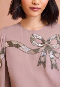 Love & Roses SEQUIN BOW DESIGN - REGULAR FIT - Blúzka - pink