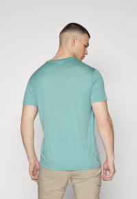 icebreaker TECH LITE - T-shirts - cloud ray