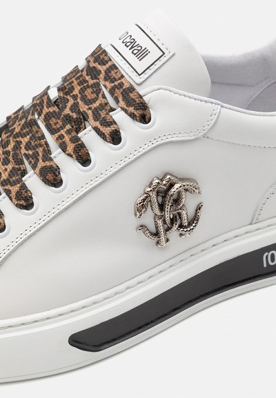 Roberto Cavalli NOVAK LOGO - Tossud - white