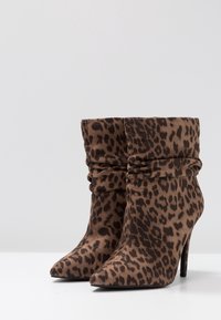 New Look Wide Fit Botines de tacón - stone
